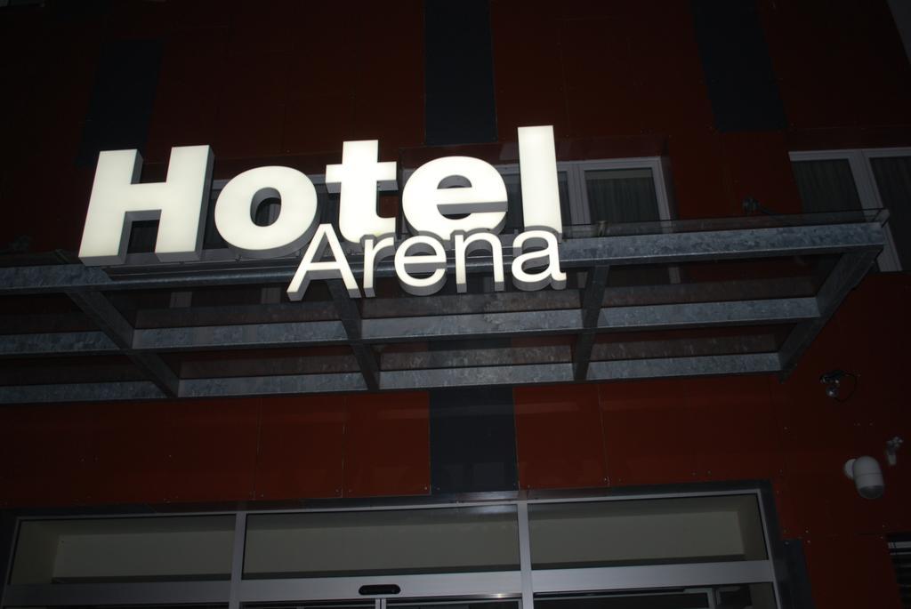 Hotel Arena Хомутов Экстерьер фото