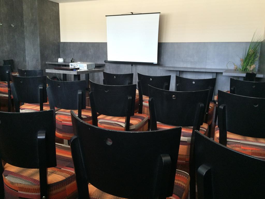 Hotel Arena Хомутов Экстерьер фото