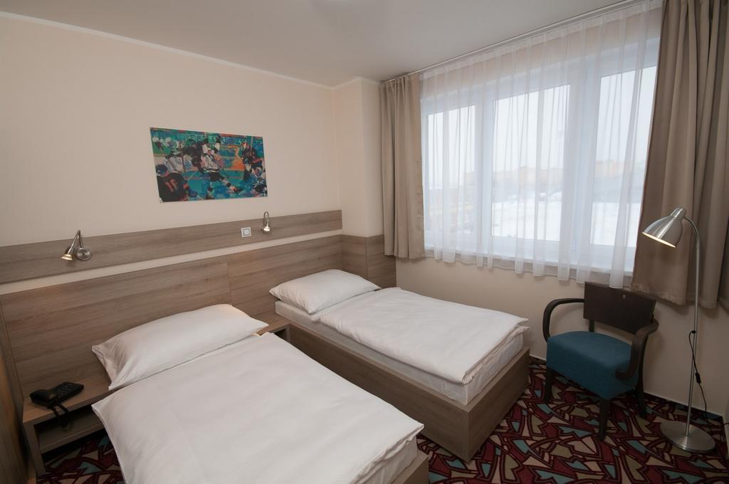 Hotel Arena Хомутов Экстерьер фото